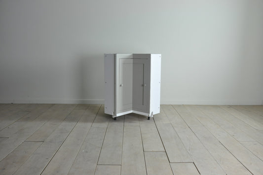 Neptune Henley corner carousel in Snow