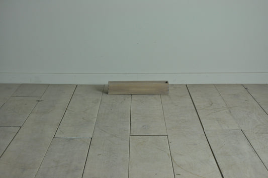 Neptune Orford tray 9 seasoned oak