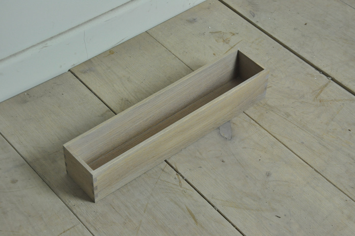 Neptune Orford tray 9 seasoned oak