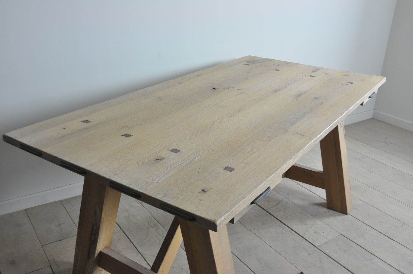 Razlog 6-8 seater rectangular natural light oak table