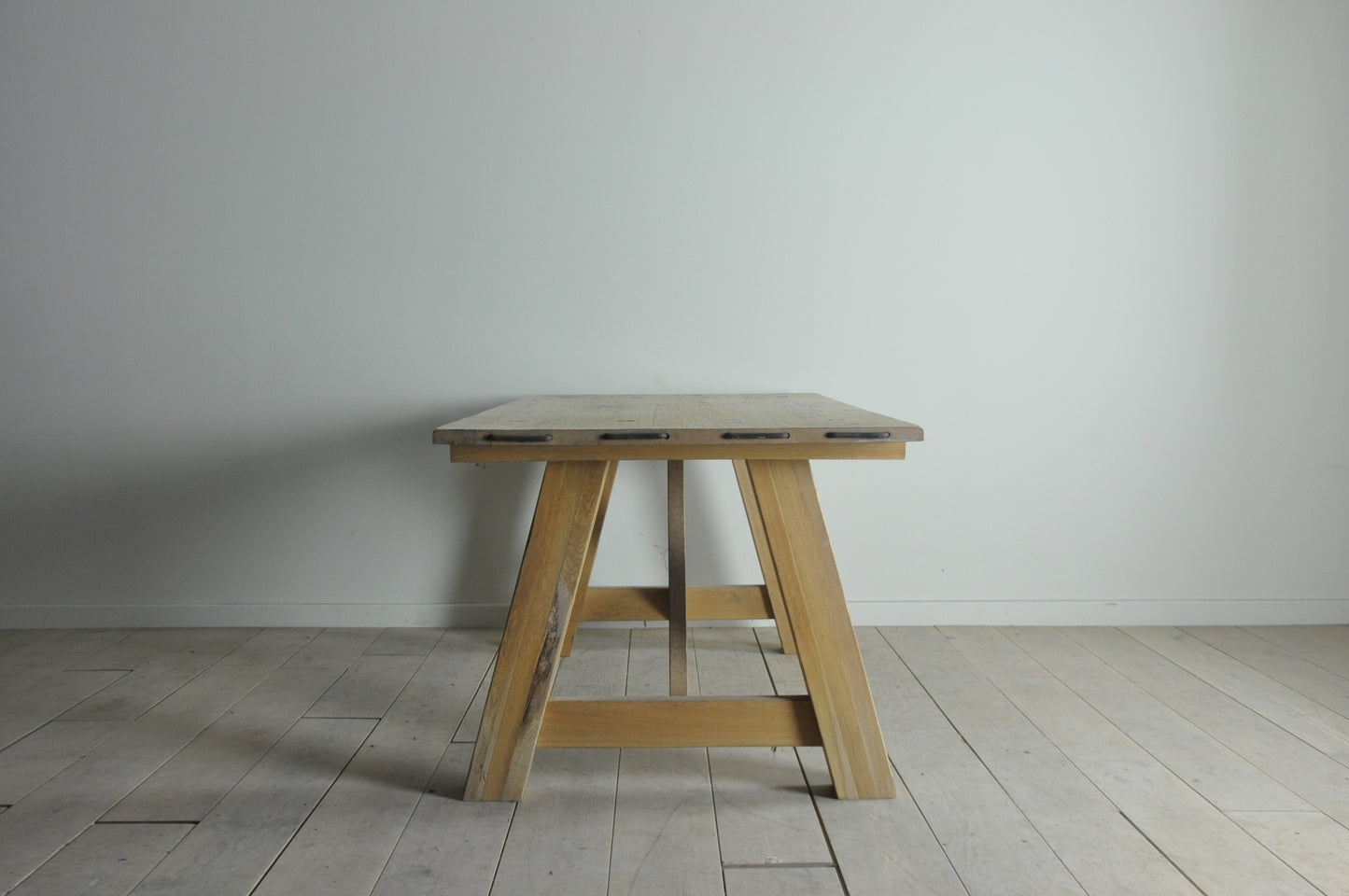 Razlog 6-8 seater rectangular natural light oak table
