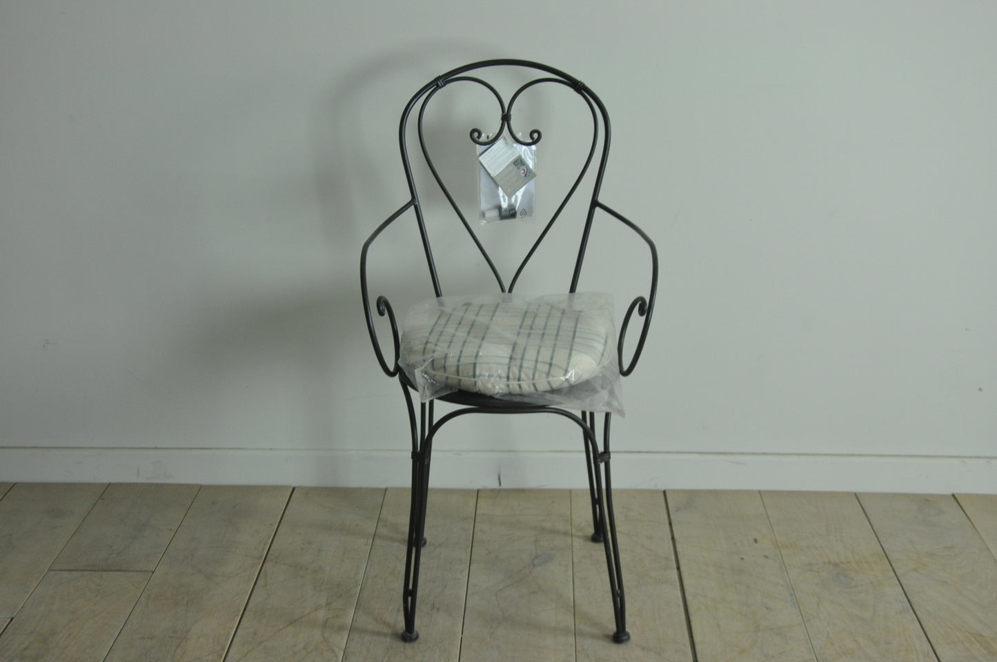 Neptune Boscombe black bistro chair with arms