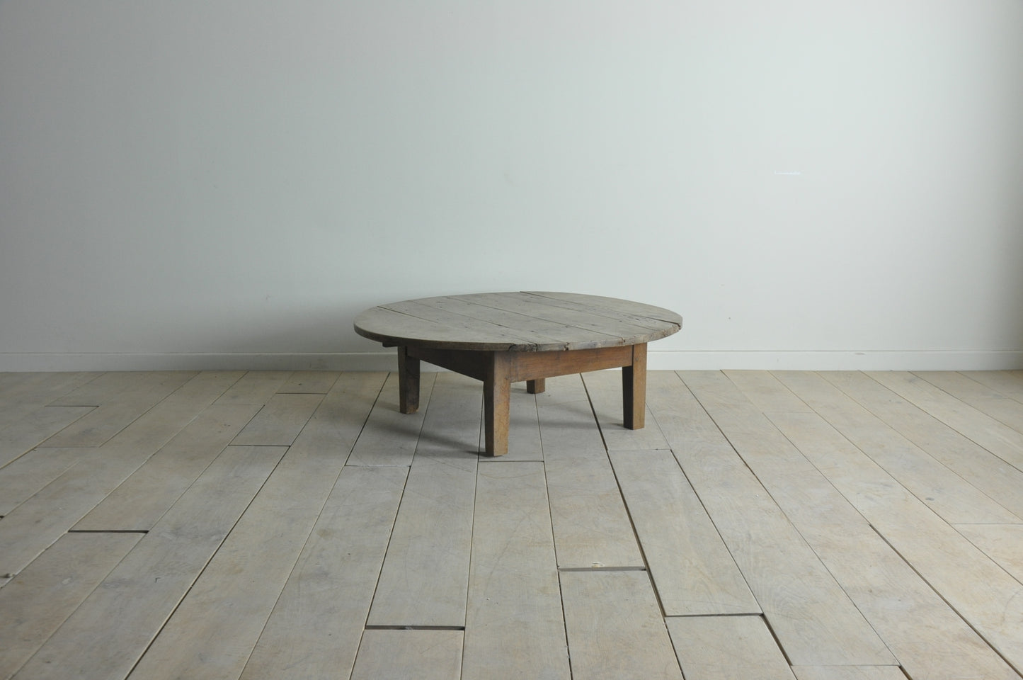 Old French round walnut coffee table
