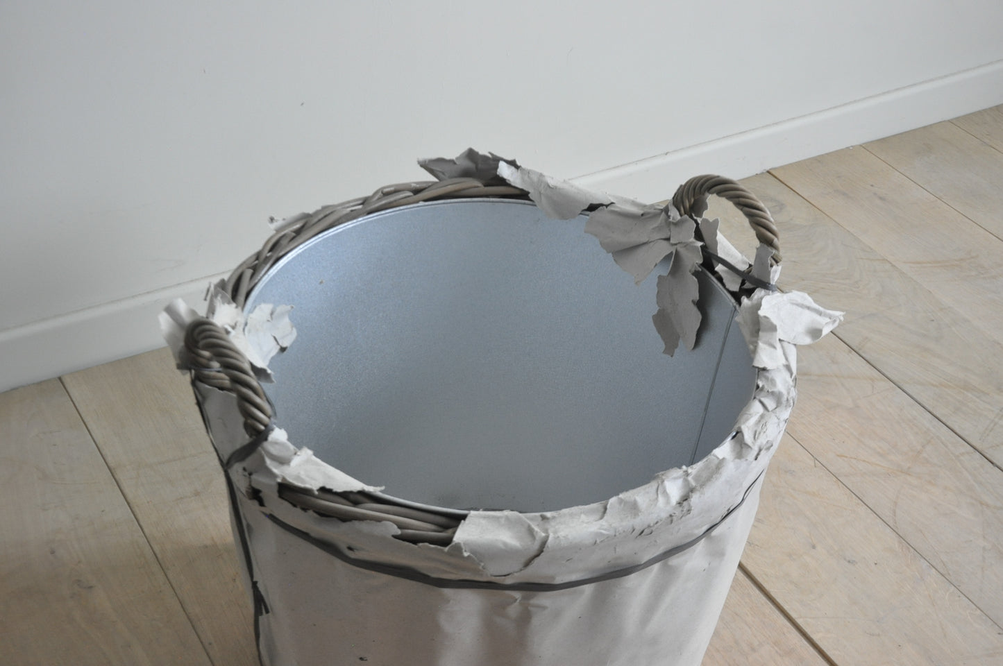 Neptune Somerton lined planter