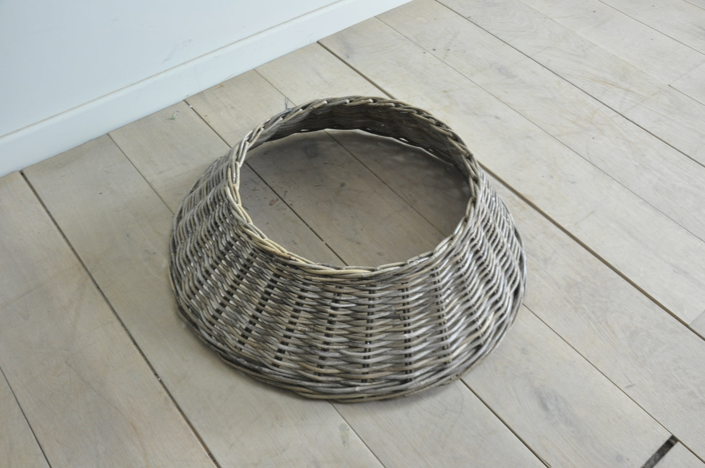 Neptune Somerton large tree skirt