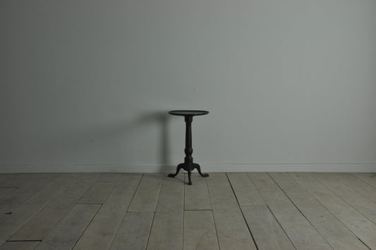 C18th / 19th mahogany tripod table