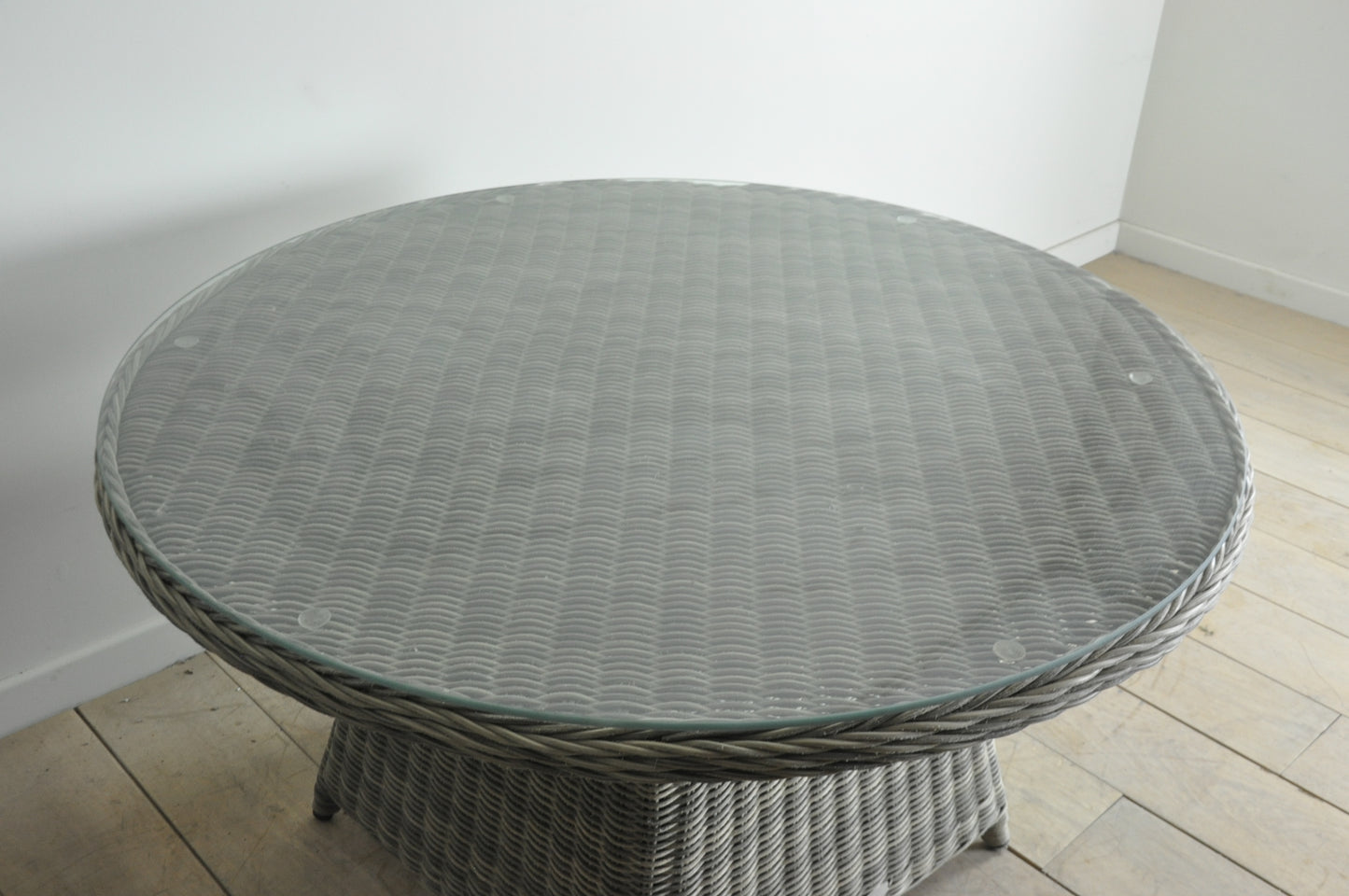 Neptune Pesaro 120 4-6 seater round woven table