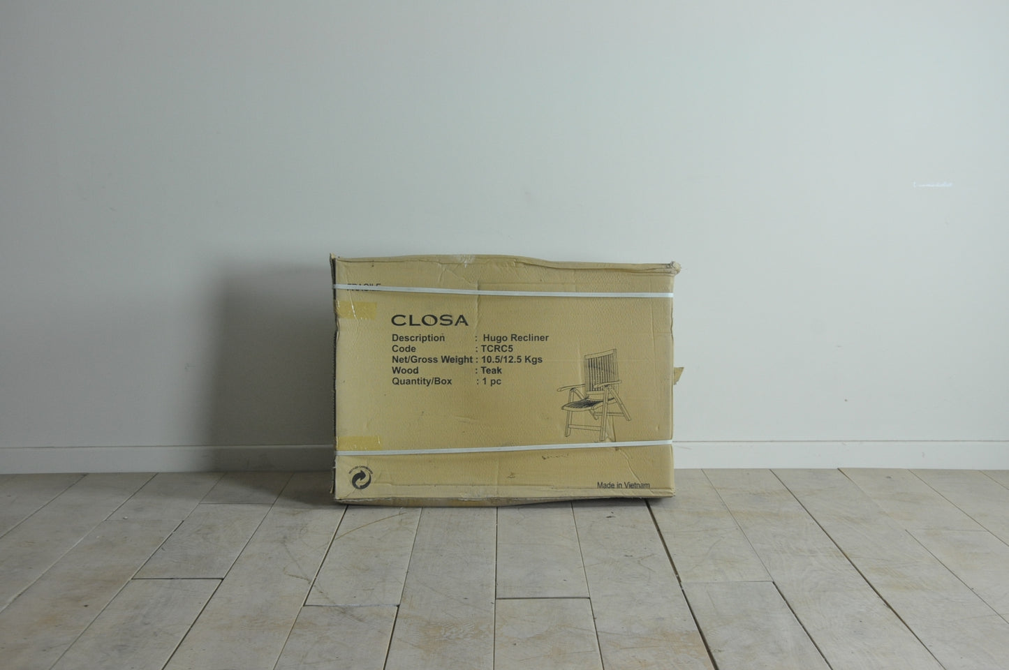 Folding teak recliner chair