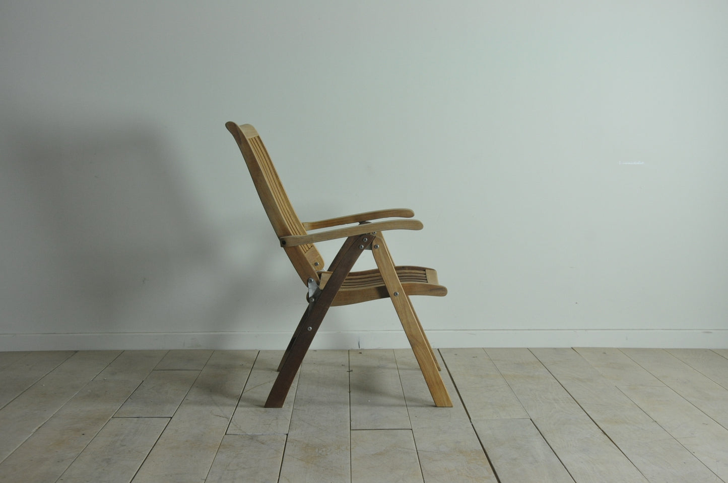 Bramblecrest Great Compton folding teak recliner chair