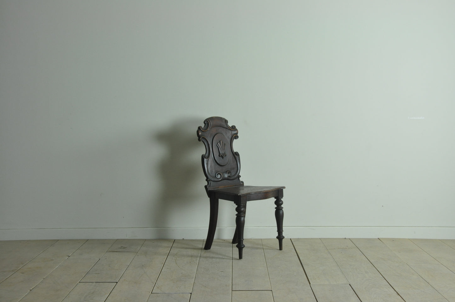 Victorian hall chair