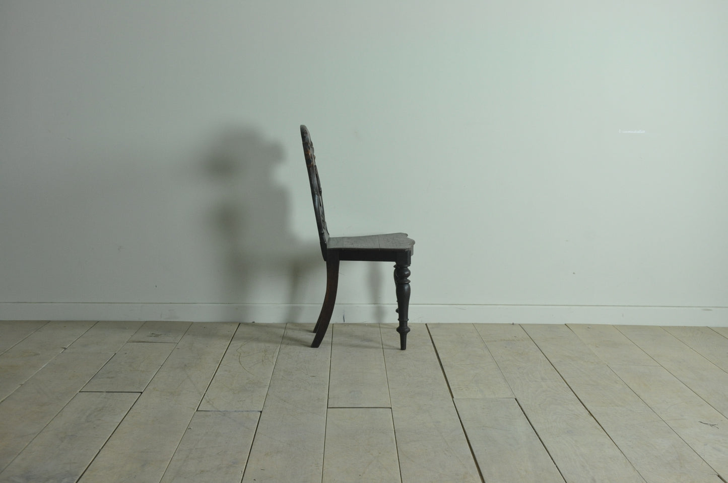 Victorian hall chair