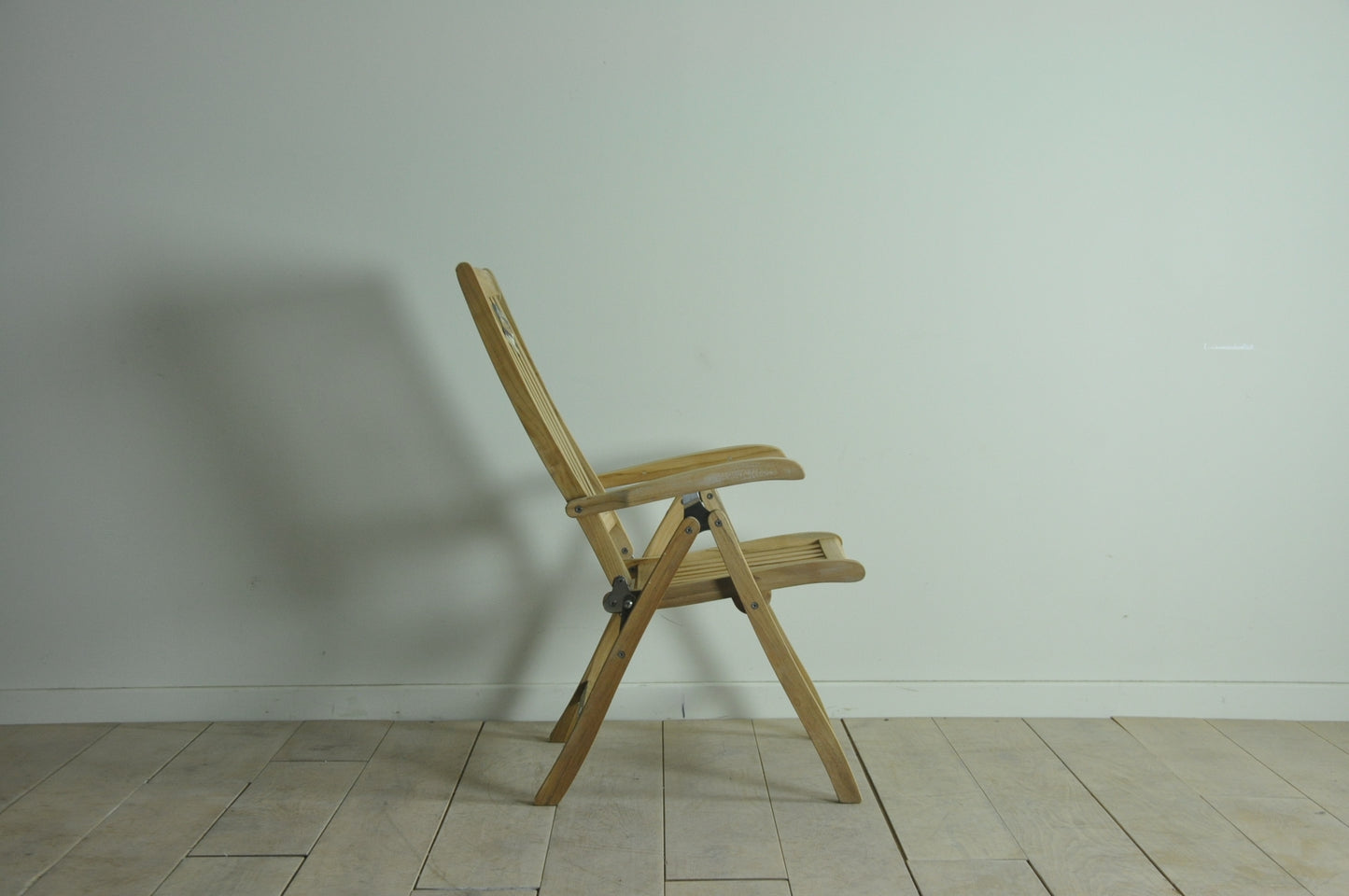 Neptune Oxford 4-position teak recliner chair